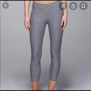 Lululemon cropped grey leggings.